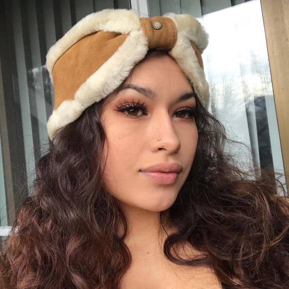 Meet your Posher, Alyssa - Picture 1 of 1